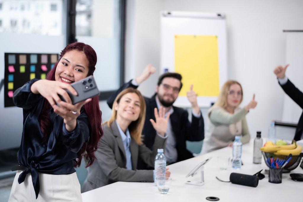 Social Media Marketing Services in Canada - Digital Agency 3 Team selfie